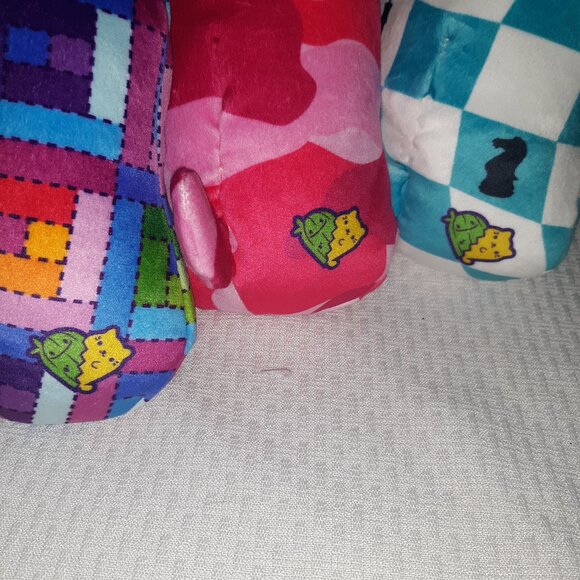 Cats Vs. Pickles Set of 3 - Picture 6 of 10